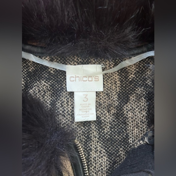 Chico’s Women’s Convertible Faux Fur Trimmed Sweater Jacket - Size 3 - Picture 5 of 10